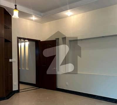 Spacious Lower Portion Is Available In Gulberg For rent