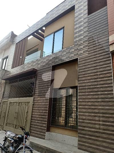 ستیانہ روڈ فیصل آباد میں 5 کمروں کا 5 مرلہ مکان 1.75 کروڑ میں برائے فروخت۔