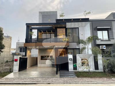 بحریہ ٹاؤن - طلحہ بلاک بحریہ ٹاؤن سیکٹر ای,بحریہ ٹاؤن,لاہور میں 5 کمروں کا 10 مرلہ مکان 4.6 کروڑ میں برائے فروخت۔ بحریہ ٹاؤن - طلحہ بلاک بحریہ ٹاؤن سیکٹر ای,بحریہ ٹاؤن,لاہور میں 5 کمروں کا 10 مرلہ مکان 4.6 کروڑ میں برائے فروخت۔