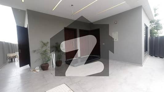 ٹاپ سٹی 1 اسلام آباد میں 7 کمروں کا 10 مرلہ مکان 5.7 کروڑ میں برائے فروخت۔