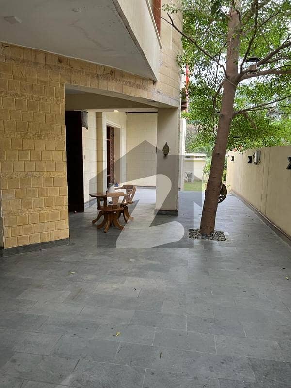 کلفٹن ۔ بلاک 5 کلفٹن,کراچی میں 2 کنال مکان 10.0 لاکھ میں کرایہ پر دستیاب ہے۔