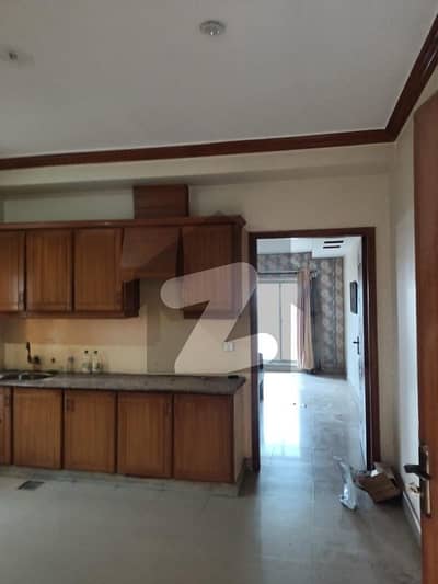 1 BED ROOM FLAT AVAILABLE FOR RENT