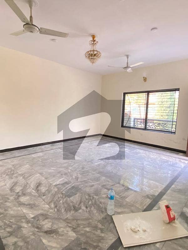 40*80 Full House 6Bedrooms Attach Bathroom DD big Car Parking