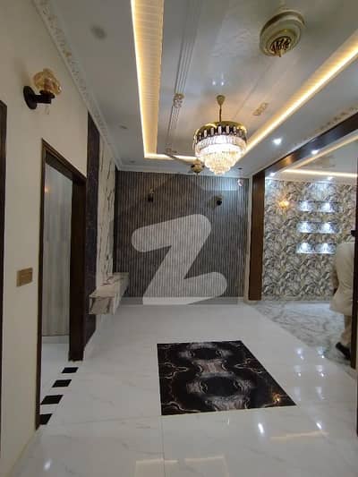 ایڈن بولیوارڈ ہاؤسنگ سکیم کالج روڈ,لاہور میں 5 کمروں کا 5 مرلہ مکان 2.5 کروڑ میں برائے فروخت۔ ایڈن بولیوارڈ ہاؤسنگ سکیم کالج روڈ,لاہور میں 5 کمروں کا 5 مرلہ مکان 2.5 کروڑ میں برائے فروخت۔