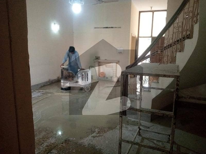 ہائی کورٹ روڈ راولپنڈی میں 1 کنال عمارت 3.0 لاکھ میں کرایہ پر دستیاب ہے۔ ہائی کورٹ روڈ راولپنڈی میں 1 کنال عمارت 3.0 لاکھ میں کرایہ پر دستیاب ہے۔