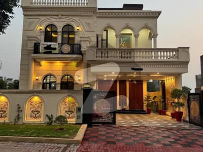 بحریہ گرینز۔ اوورسیز انکلیو - سیکٹر 6 بحریہ گرینز۔ اوورسیز انکلیو,بحریہ ٹاؤن فیز 8,بحریہ ٹاؤن راولپنڈی,راولپنڈی میں 5 کمروں کا 10 مرلہ مکان 5.2 کروڑ میں برائے فروخت۔ بحریہ گرینز۔ اوورسیز انکلیو - سیکٹر 6 بحریہ گرینز۔ اوورسیز انکلیو,بحریہ ٹاؤن فیز 8,بحریہ ٹاؤن راولپنڈی,راولپنڈی میں 5 کمروں کا 10 مرلہ مکان 5.2 کروڑ میں برائے فروخت۔