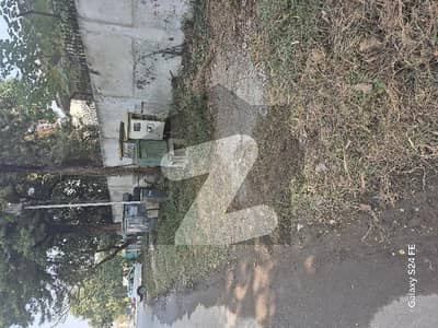 AN OLD DEMOLISHABLE HOUSE 1777 SQYRDS/ F8/2 CORNER/ OFF MARGLA ROAD/ AVAILABLE FOR SALE AN OLD DEMOLISHABLE HOUSE 1777 SQYRDS/ F8/2 CORNER/ OFF MARGLA ROAD/ AVAILABLE FOR SALE