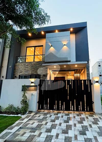 Beautifully Built 7 Marla Contemporary Style 4 Bedroom Home In Prime Lake City