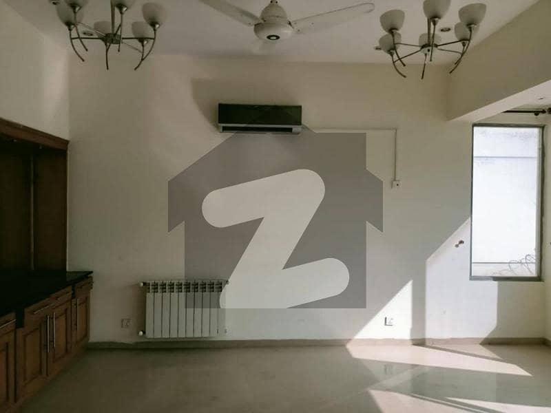 F8 House Available For Rent F8 House Available For Rent