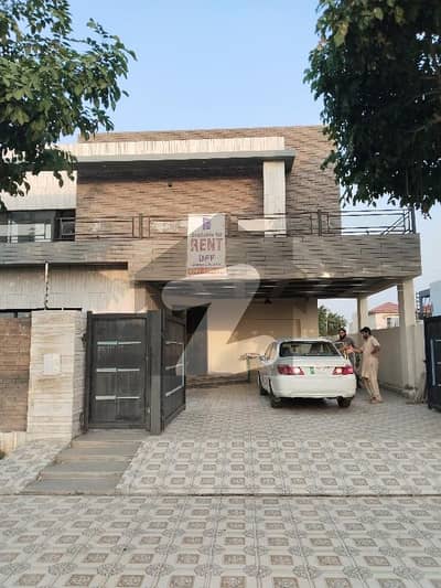 1 Kanal Main Boulevard House Available For Rent