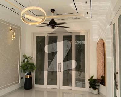 پیراگون سٹی - امپیریل1 بلاک پیراگون سٹی,لاہور میں 4 کمروں کا 10 مرلہ مکان 5.5 کروڑ میں برائے فروخت۔ پیراگون سٹی - امپیریل1 بلاک پیراگون سٹی,لاہور میں 4 کمروں کا 10 مرلہ مکان 5.5 کروڑ میں برائے فروخت۔