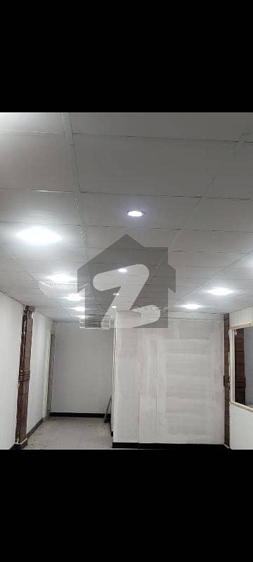 ایف ۔ 8 اسلام آباد میں 3 مرلہ دفتر 3.0 لاکھ میں کرایہ پر دستیاب ہے۔