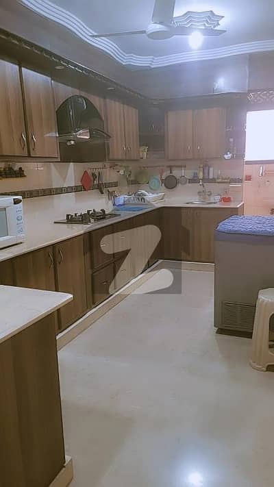 240 SQRYARD POTION FIRST FLOOR CORNER WEST OPEN 3BDD