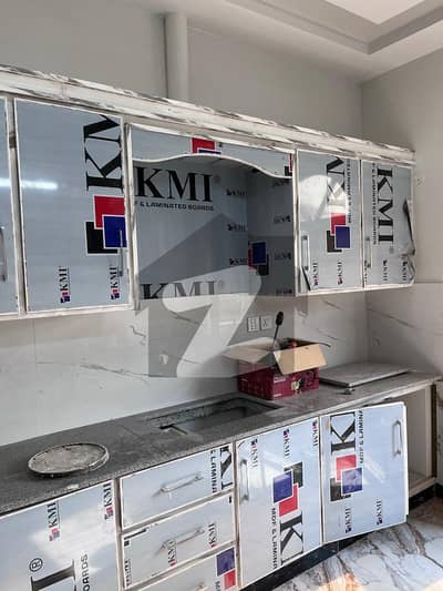 جواد ایونیو اوکاڑہ میں 5 کمروں کا 5 مرلہ مکان 2.1 کروڑ میں برائے فروخت۔