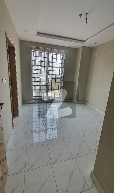 گلبرگ گرینز ۔ بلاک ای گلبرگ گرینز,گلبرگ,اسلام آباد میں 2 کمروں کا 5 مرلہ فلیٹ 1.7 کروڑ میں برائے فروخت۔