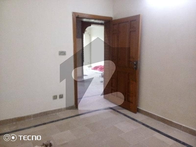 Full House for Rent G10-4 ideal location