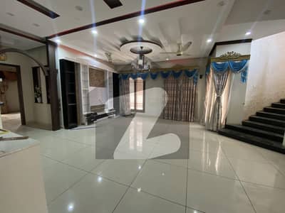 LUXURIOUS VERY WELL MAINTAINED HOUSE FOR RENT IN PRIME LOCATION OF PHASE 8