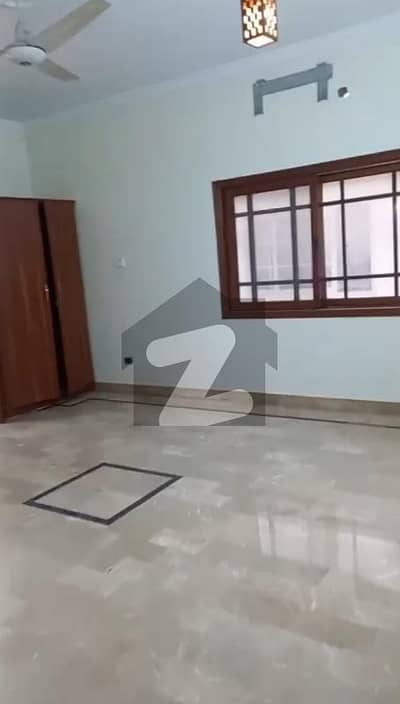 Prime Location 4 bedrooms Portion For Rent