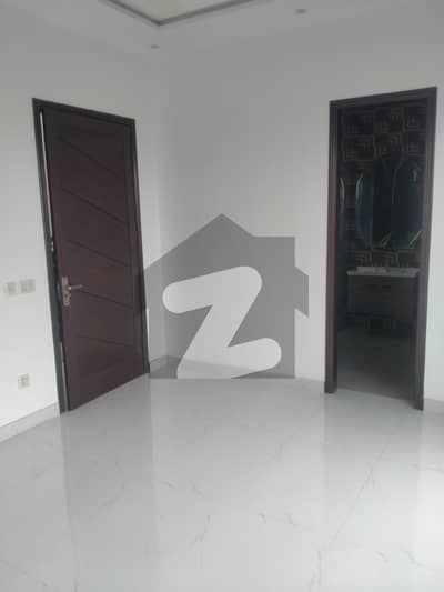 ڈی ایچ اے 9 ٹاؤن ۔ بلاک ڈی ڈی ایچ اے 9 ٹاؤن,ڈیفنس (ڈی ایچ اے),لاہور میں 3 کمروں کا 5 مرلہ مکان 2.2 کروڑ میں برائے فروخت۔