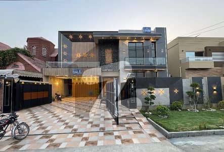 ویلینشیاء ہاؤسنگ سوسائٹی لاہور میں 6 کمروں کا 1 کنال مکان 9.75 کروڑ میں برائے فروخت۔