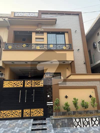 ایڈن بولیوارڈ ہاؤسنگ سکیم کالج روڈ,لاہور میں 4 کمروں کا 4 مرلہ مکان 1.95 کروڑ میں برائے فروخت۔ ایڈن بولیوارڈ ہاؤسنگ سکیم کالج روڈ,لاہور میں 4 کمروں کا 4 مرلہ مکان 1.95 کروڑ میں برائے فروخت۔