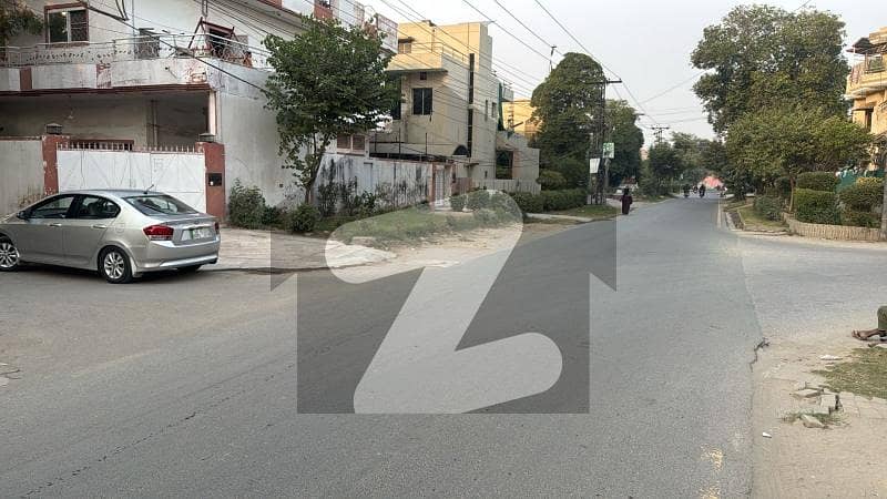 خیابانِ امین لاہور میں 10 مرلہ رہائشی پلاٹ 1.4 کروڑ میں برائے فروخت۔