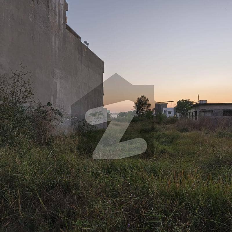 ای ۔ 18 اسلام آباد میں 12 مرلہ رہائشی پلاٹ 70.0 لاکھ میں برائے فروخت۔