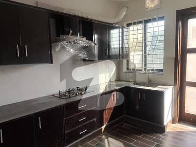 5Marla Lower Portion For Rent Park View City Lahore