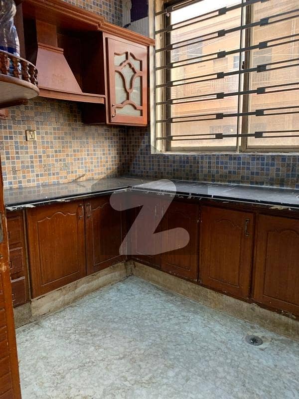 چکلالہ سکیم 3 چکلالہ سکیم,راولپنڈی میں 4 کمروں کا 4 مرلہ مکان 1.2 لاکھ میں کرایہ پر دستیاب ہے۔