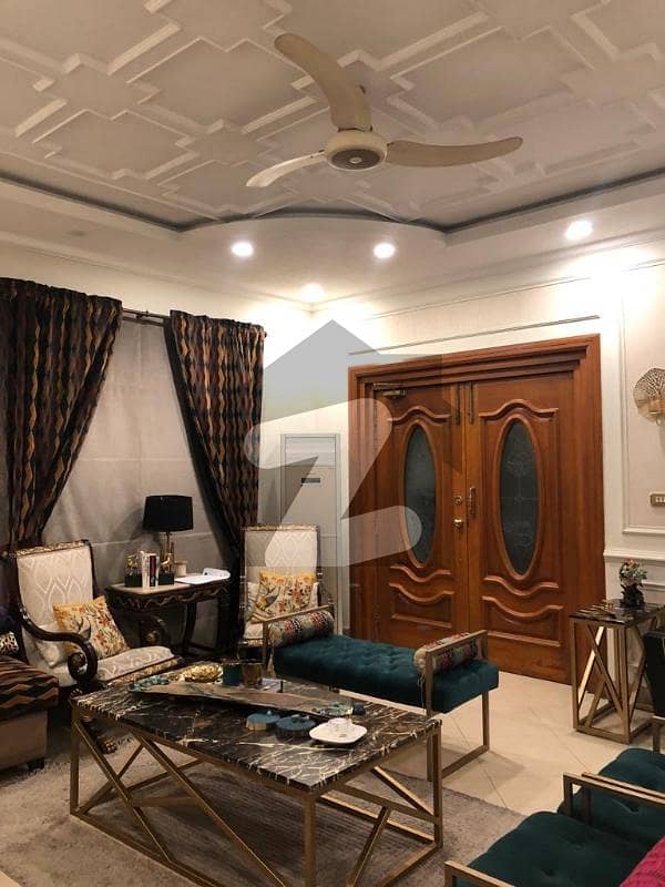 گارڈن ٹاؤن - طارق بلاک گارڈن ٹاؤن,لاہور میں 6 کمروں کا 1 کنال مکان 8.5 کروڑ میں برائے فروخت۔