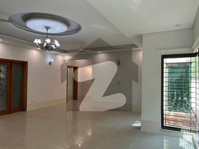 1 Kanal Full House Available For Rent In DHA
