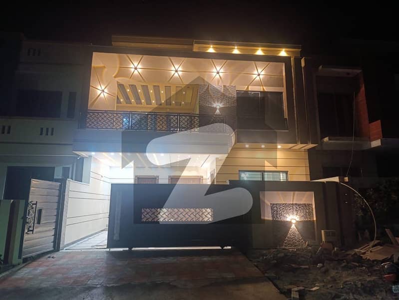 مارگلہ ویو ہاؤسنگ سوسائٹی ڈی ۔ 17,اسلام آباد میں 5 کمروں کا 10 مرلہ مکان 4.5 کروڑ میں برائے فروخت۔