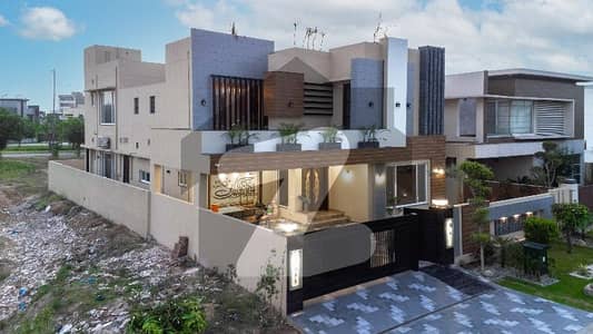 ڈی ایچ اے فیز 7 ڈیفنس (ڈی ایچ اے),لاہور میں 5 کمروں کا 1 کنال مکان 6.95 کروڑ میں برائے فروخت۔