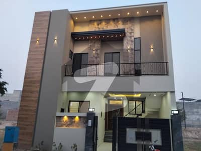 الرزاق رائلز ہاؤسنگ سکیم ساہیوال میں 6 کمروں کا 5 مرلہ مکان 1.9 کروڑ میں برائے فروخت۔