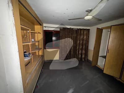 پِیر ودھائی راولپنڈی میں 7 کمروں کا 13 مرلہ عمارت 1.0 لاکھ میں کرایہ پر دستیاب ہے۔