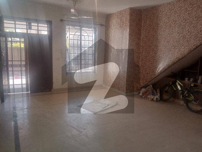 10 Marla Upper Portion Available For Rent