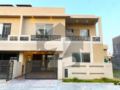 بحریہ ٹاؤن فیز 8 ۔ سفاری ویلی بحریہ ٹاؤن فیز 8,بحریہ ٹاؤن راولپنڈی,راولپنڈی میں 5 کمروں کا 7 مرلہ مکان 2.95 کروڑ میں برائے فروخت۔ بحریہ ٹاؤن فیز 8 ۔ سفاری ویلی بحریہ ٹاؤن فیز 8,بحریہ ٹاؤن راولپنڈی,راولپنڈی میں 5 کمروں کا 7 مرلہ مکان 2.95 کروڑ میں برائے فروخت۔