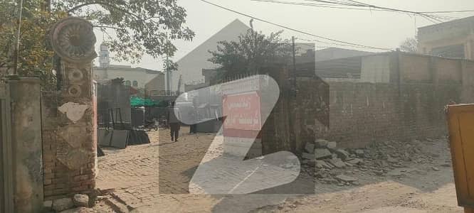 بیدیاں روڈ لاہور میں 2 کمروں کا 1 کنال فیکٹری 1.95 لاکھ میں کرایہ پر دستیاب ہے۔