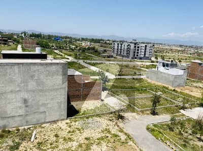 زمر ویلی کشمیر ہائی وے,اسلام آباد میں 4 مرلہ کمرشل پلاٹ 58.0 لاکھ میں برائے فروخت۔