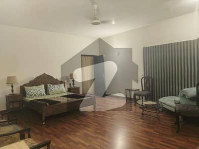 بیدیاں روڈ لاہور میں 3 کمروں کا 4 کنال فارم ہاؤس 2.6 لاکھ میں کرایہ پر دستیاب ہے۔