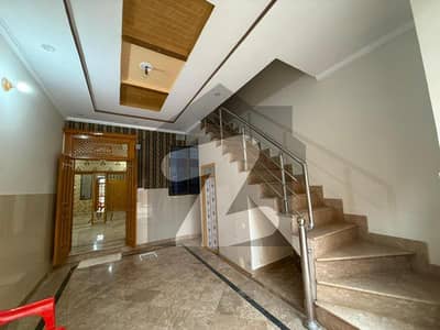 سبزہ زار سکیم لاہور میں 5 کمروں کا 5 مرلہ مکان 2.7 کروڑ میں برائے فروخت۔ سبزہ زار سکیم لاہور میں 5 کمروں کا 5 مرلہ مکان 2.7 کروڑ میں برائے فروخت۔