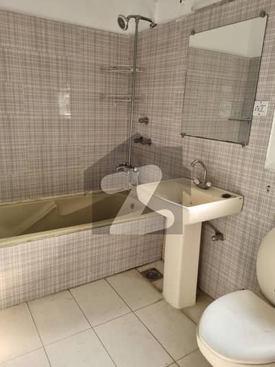 styles room available for rent