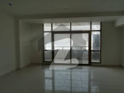 امارکریسنٹ بے ڈی ایچ اے فیز 8,ڈی ایچ اے ڈیفینس,کراچی میں 2 کمروں کا 7 مرلہ فلیٹ 6.2 کروڑ میں برائے فروخت۔