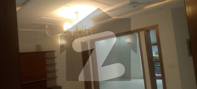 لیک سٹی میڈوز لاہور میں 5 کمروں کا 10 مرلہ مکان 1.2 لاکھ میں کرایہ پر دستیاب ہے۔ لیک سٹی میڈوز لاہور میں 5 کمروں کا 10 مرلہ مکان 1.2 لاکھ میں کرایہ پر دستیاب ہے۔