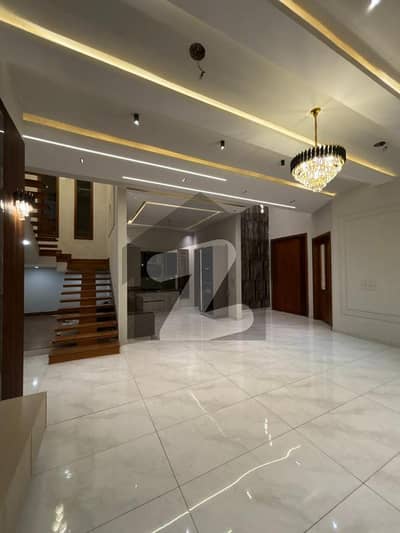 For Sale: Elegant 300 Yards House in DHA Phase 6