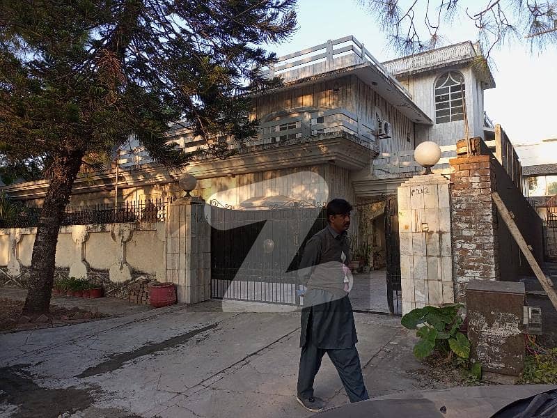 ایف ۔ 10 اسلام آباد میں 5 کمروں کا 1 کنال مکان 19.0 کروڑ میں برائے فروخت۔