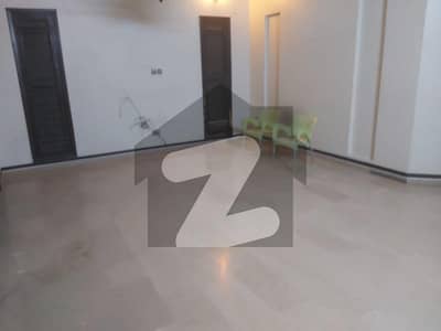 گلشنِ اقبال - بلاک 7 گلشنِ اقبال,گلشنِ اقبال ٹاؤن,کراچی میں 8 کمروں کا 6 مرلہ دفتر 2.1 لاکھ میں کرایہ پر دستیاب ہے۔ گلشنِ اقبال - بلاک 7 گلشنِ اقبال,گلشنِ اقبال ٹاؤن,کراچی میں 8 کمروں کا 6 مرلہ دفتر 2.1 لاکھ میں کرایہ پر دستیاب ہے۔