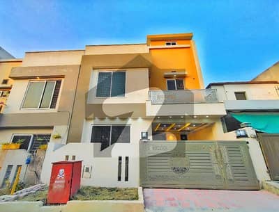 بحریہ ٹاؤن فیز 8 بحریہ ٹاؤن راولپنڈی,راولپنڈی میں 4 کمروں کا 5 مرلہ مکان 2.15 کروڑ میں برائے فروخت۔ بحریہ ٹاؤن فیز 8 بحریہ ٹاؤن راولپنڈی,راولپنڈی میں 4 کمروں کا 5 مرلہ مکان 2.15 کروڑ میں برائے فروخت۔