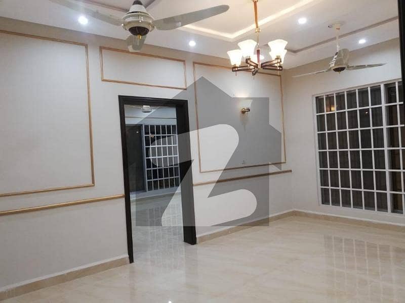 پارک ویو سٹی لاہور میں 5 کمروں کا 16 مرلہ مکان 2.1 لاکھ میں کرایہ پر دستیاب ہے۔