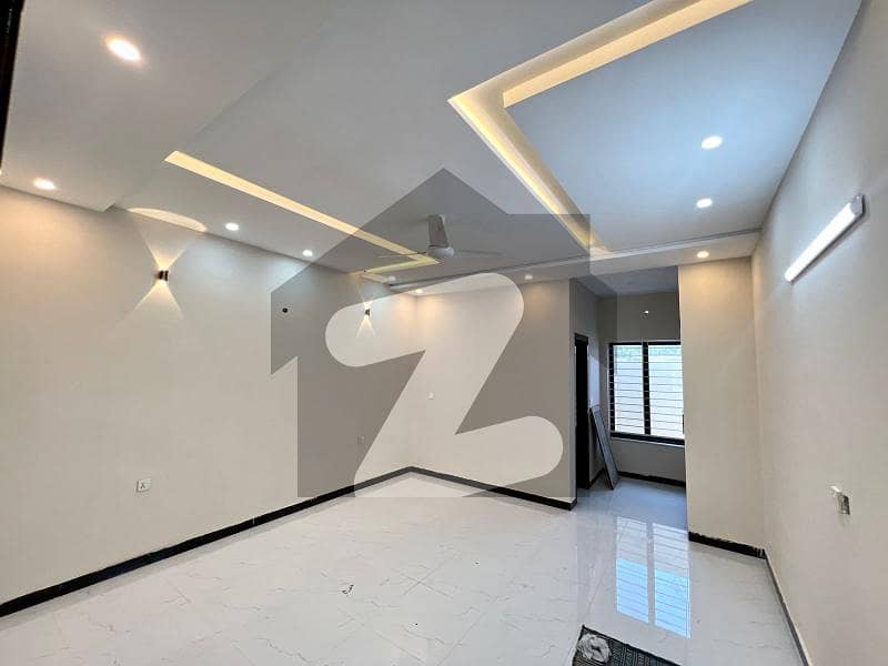 666 square yard house for sale beautiful location